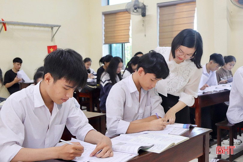Học sinh khối 12 tại Hà Tĩnh đang cố gắng ôn luyện cho chặng nước rút.