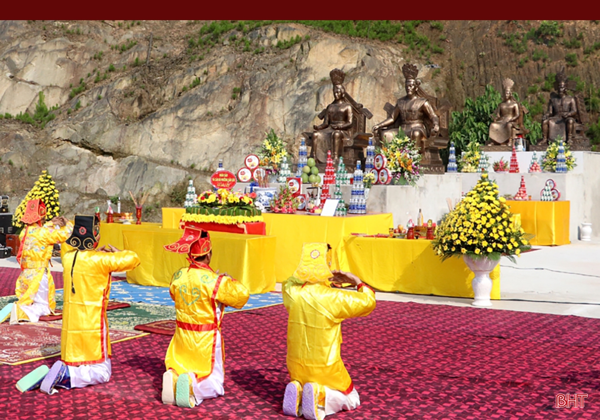 Tổ quốc - hai tiếng thiêng liêng