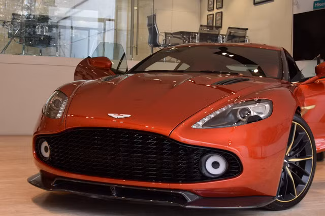 soi tung chi tiet cua sieu pham aston martin vanquish zagato ngoai doi thuc