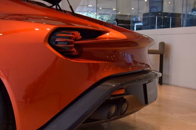 soi tung chi tiet cua sieu pham aston martin vanquish zagato ngoai doi thuc