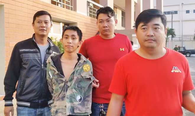 nghet tho truy duoi ten cuop taxi lao xe 120km h tren quoc lo