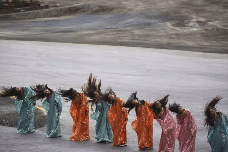 loat anh an tuong tu trien lam vu khi lon nhat trung dong idex 2017