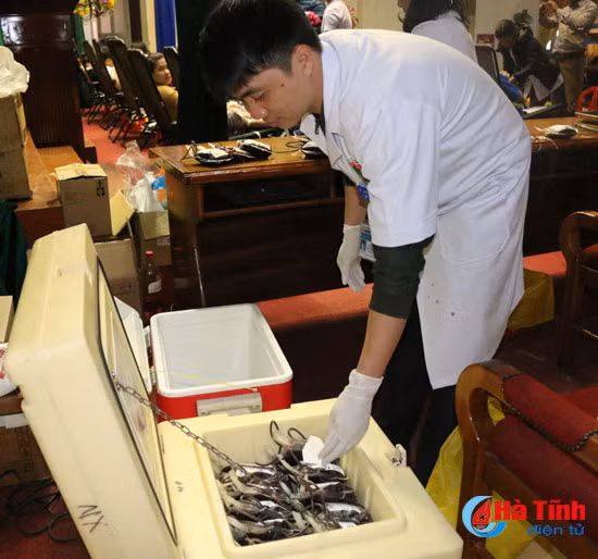 250 can bo doan vien loc ha tham gia hien mau tinh nguyen