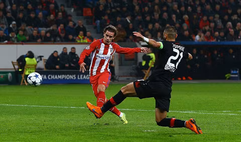 griezmann lap ky luc giup atletico dat mot chan vao tu ket
