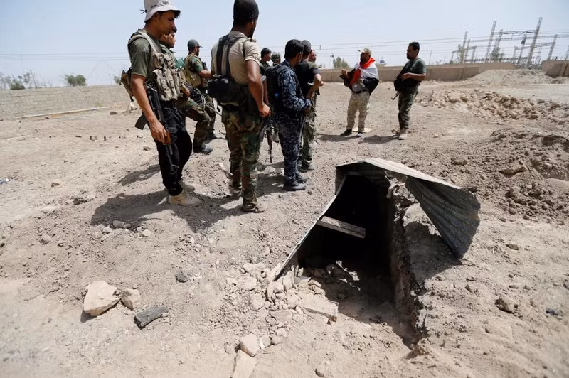 photo muon kieu duong ham bi mat cua is o iraq