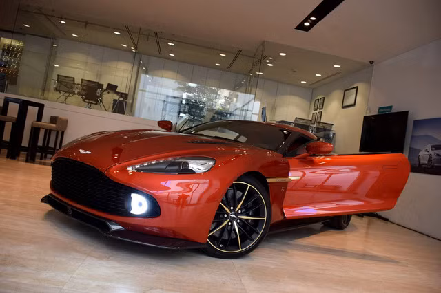 soi tung chi tiet cua sieu pham aston martin vanquish zagato ngoai doi thuc