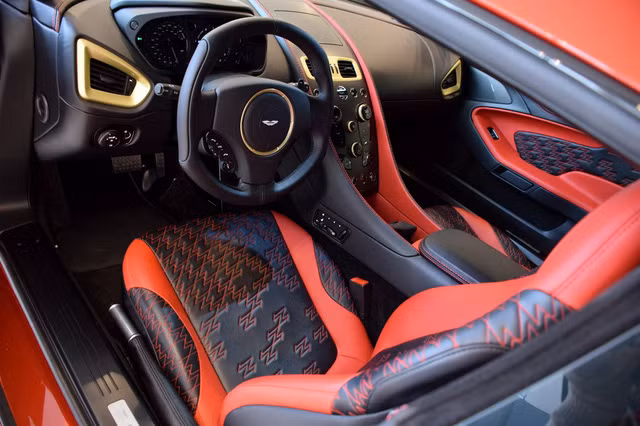 soi tung chi tiet cua sieu pham aston martin vanquish zagato ngoai doi thuc