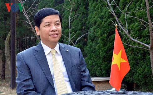 vi sao nha vua nhat ban va hoang hau chon hue de toi tham