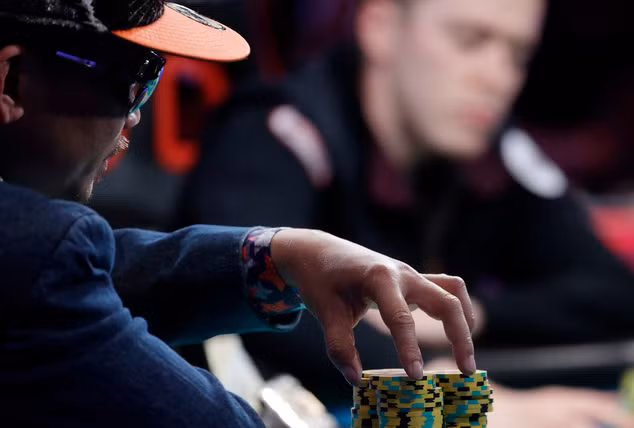 video than bai goc viet thang 8 trieu usd tai giai poker the gioi