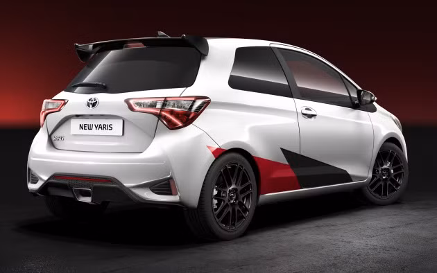ngam toyota yaris ban dua tuyet dep