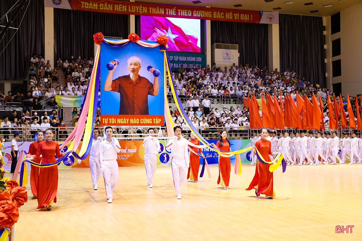 Ấn tượng chương trình đồng diễn nghệ thuật tại Lễ khai mạc Đại hội TDTT Hà Tĩnh lần thứ IX