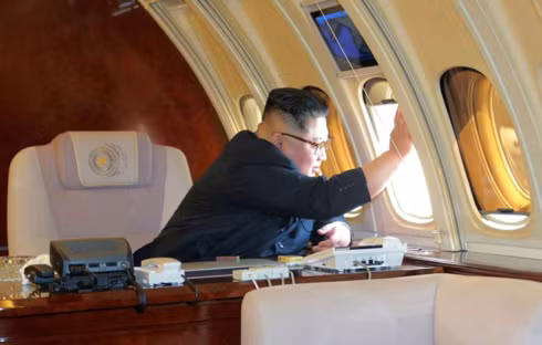Thế giới ngày qua: Ông Kim Jong-un sẽ đến Việt Nam bằng máy bay