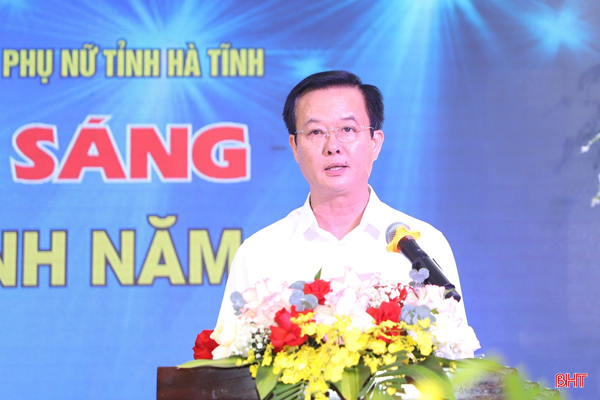 Phó Chủ tịch UBND tỉnh Trần Báu Hà phát biểu tại chương trình.