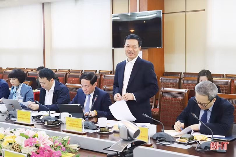 Đưa Hà Tĩnh vào nhóm địa phương phát triển chính quyền điện tử, đô thị thông minh, kinh tế số