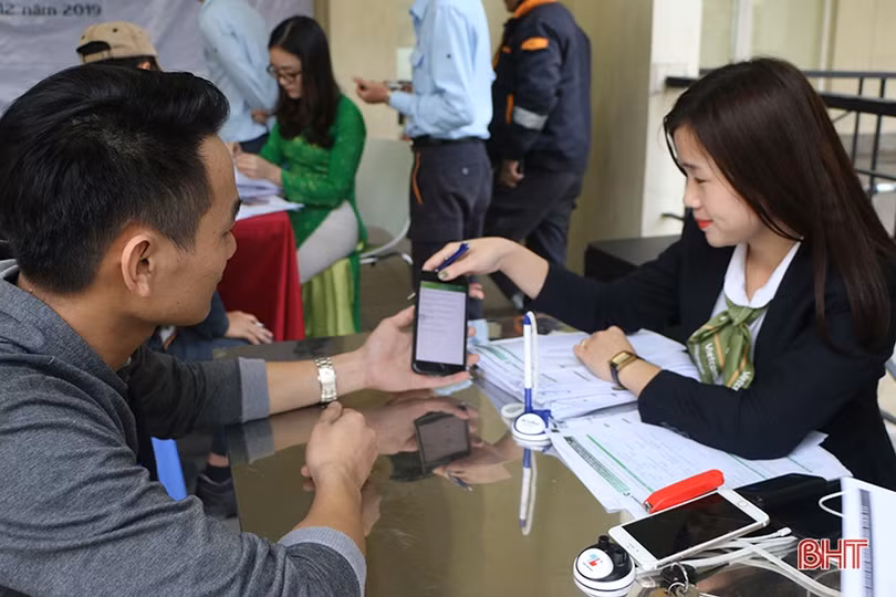 Đăng ký dịch vụ EBank, khách hàng Vietcombank Hà Tĩnh trúng xe máy SH