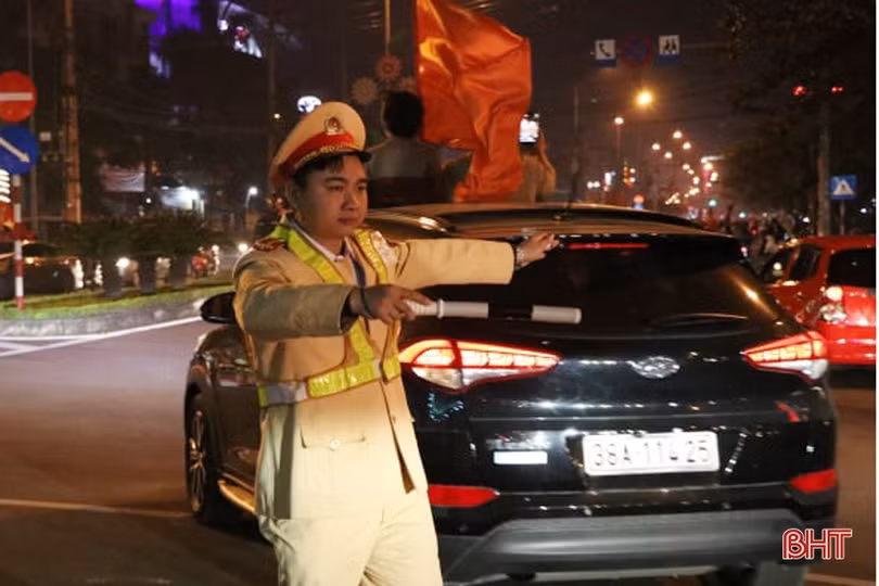 Người hâm mộ Hà Tĩnh mừng chiến thắng của thầy trò Park Hang Seo