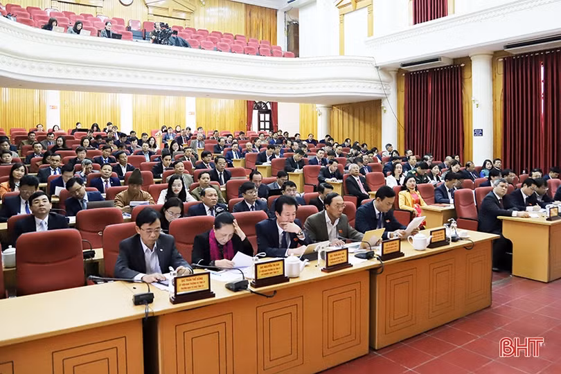 Đại biểu “xoay” Giám đốc Sở KH&ĐT Hà Tĩnh về việc doanh nghiệp “kêu” khó trong triển khai đầu tư