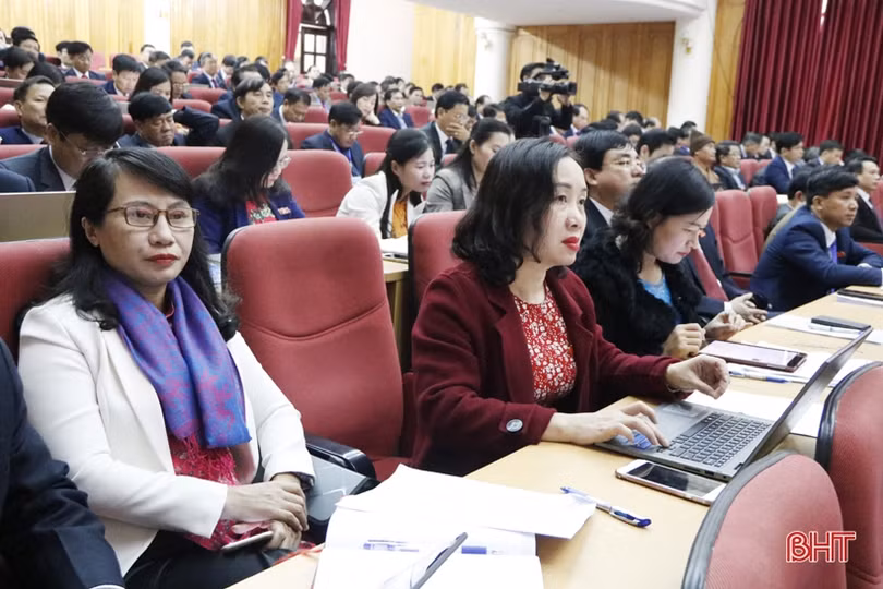 Hội đồng nhân dân tỉnh Hà Tĩnh hoàn thành phiên khai mạc Kỳ họp thứ 12
