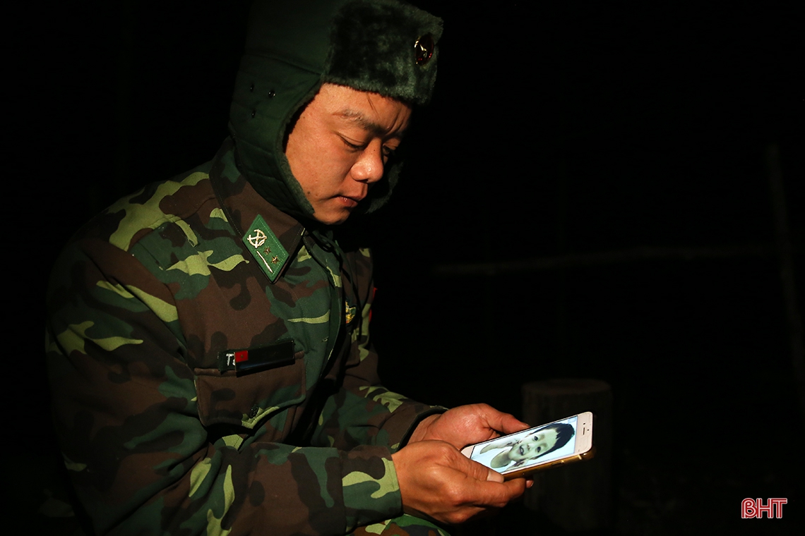 Những người giữ mùa xuân bình yên (bài 1): Chiến sỹ quân hàm xanh Hà Tĩnh bám chốt ngăn dịch Covid-19