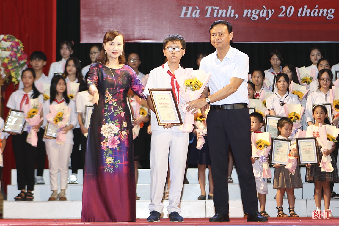 57 gương mặt xuất sắc đạt giải Cuộc thi Đại sứ văn hóa đọc cấp tỉnh Hà Tĩnh