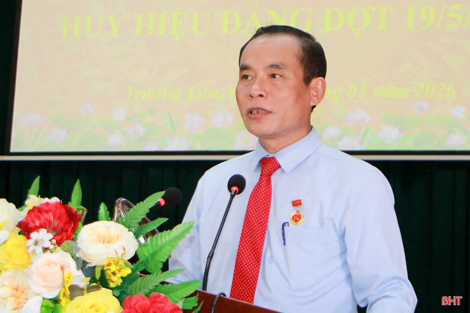 Bí thư Đảng ủy, Chủ tịch HĐND xã Trường Lưu Nguyễn Tiến Dũng phát biểu tại buổi lễ.
