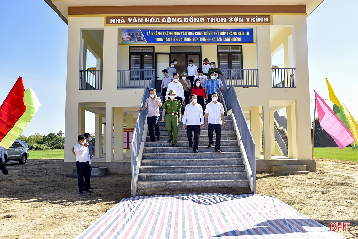 Bí thư Tỉnh ủy dự lễ khánh thành 2 nhà văn hóa cộng đồng kết hợp tránh bão, lũ ở Thạch Hà
