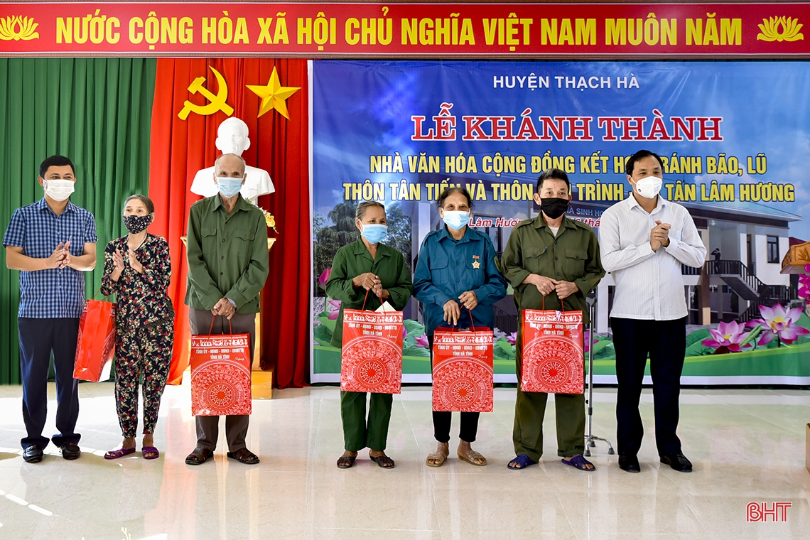 Bí thư Tỉnh ủy dự lễ khánh thành 2 nhà văn hóa cộng đồng kết hợp tránh bão, lũ ở Thạch Hà