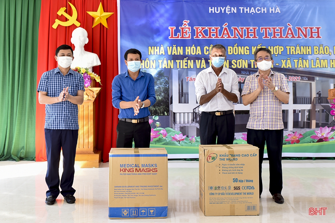 Bí thư Tỉnh ủy dự lễ khánh thành 2 nhà văn hóa cộng đồng kết hợp tránh bão, lũ ở Thạch Hà