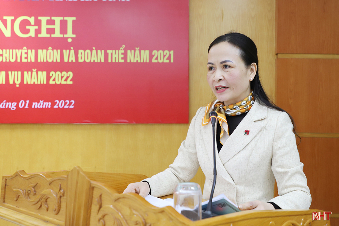 Văn phòng UBND tỉnh Hà Tĩnh tiếp tục thực hiện tốt công tác xây dựng Đảng và nhiệm vụ chính trị