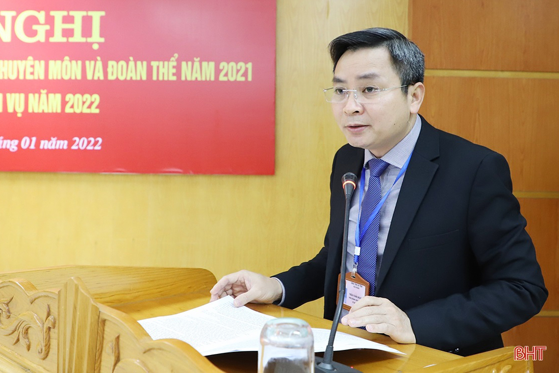 Văn phòng UBND tỉnh Hà Tĩnh tiếp tục thực hiện tốt công tác xây dựng Đảng và nhiệm vụ chính trị