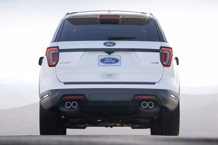 xe ford explorer 2018 sap ra mat co gi moi