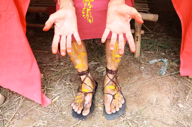 kham pha lang tho dan tren dao dau lau o ninh binh