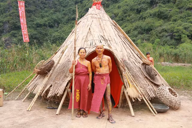 kham pha lang tho dan tren dao dau lau o ninh binh