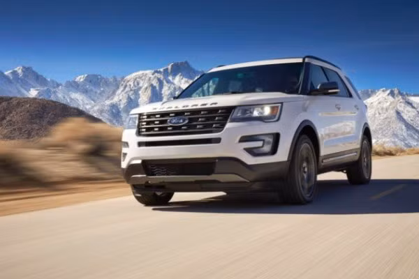 xe ford explorer 2018 sap ra mat co gi moi