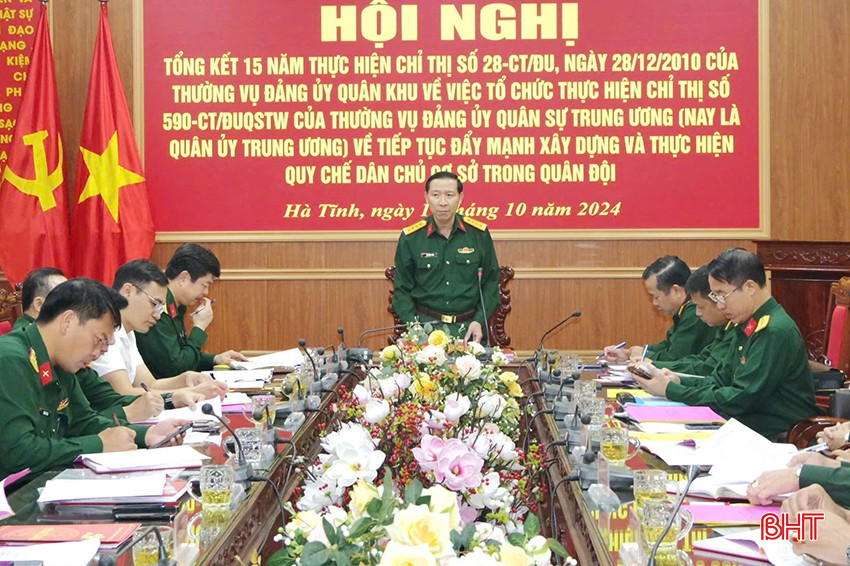 Các đại biểu tham dự hội nghị.