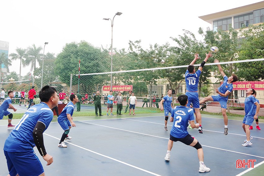 Sau lễ khai mạc, các trận thi đấu đã diễn ra sôi nổi, hấp dẫn.