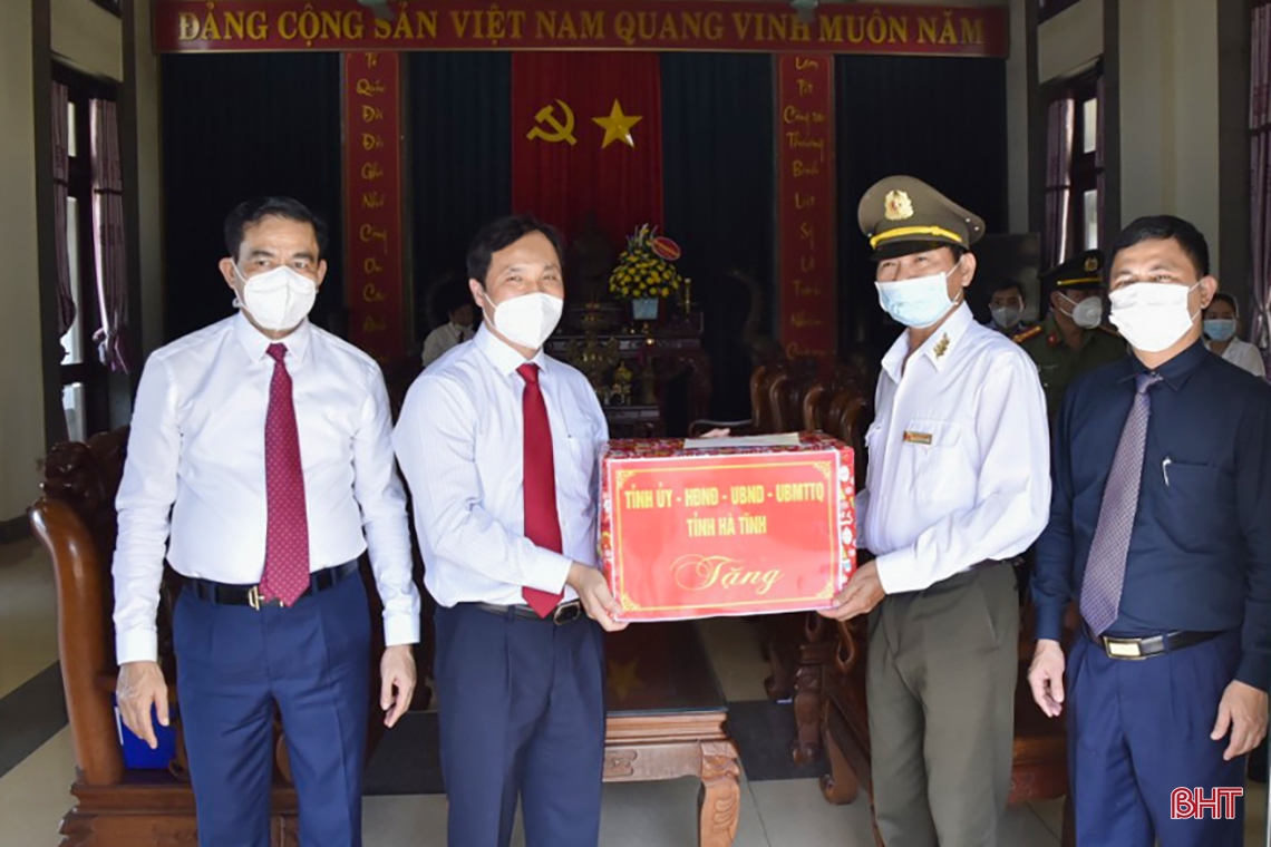 Lãnh đạo tỉnh Hà Tĩnh tri ân các anh hùng, liệt sỹ tại nghĩa trang quốc gia Trường Sơn, Đường 9
