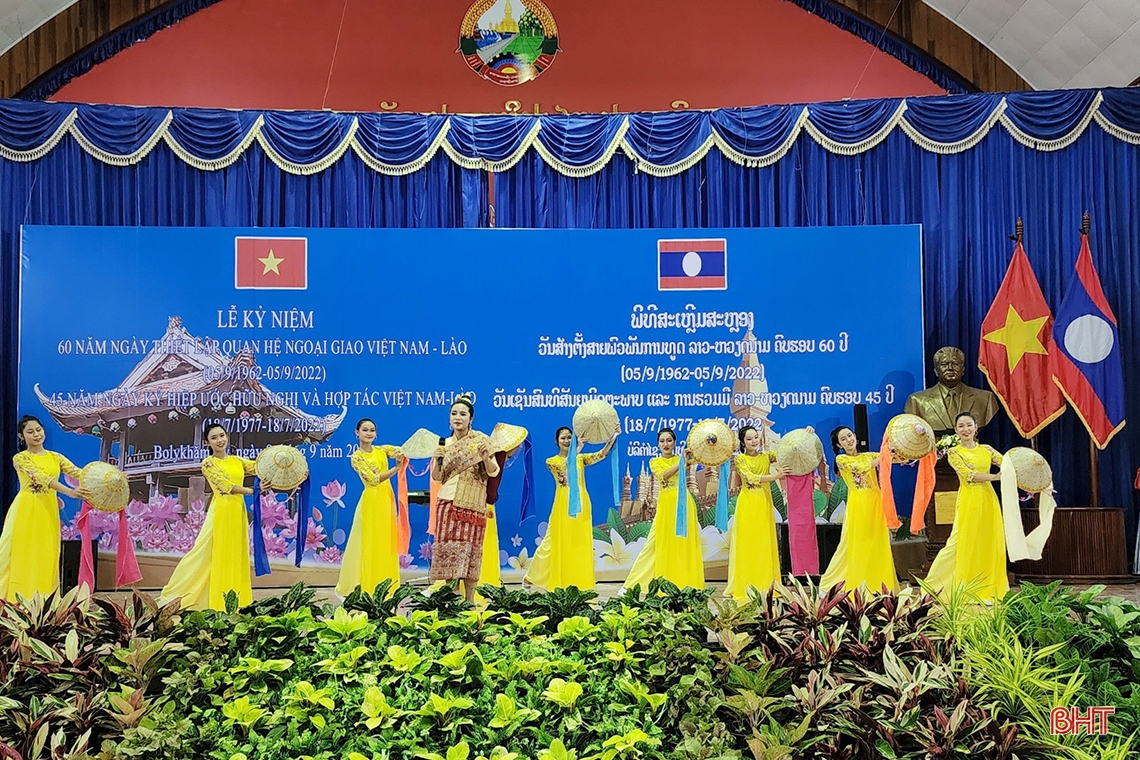 Tỉnh Bolikhămxay tổ chức trọng thể Lễ kỷ niệm 60 năm ngày thiết lập quan hệ ngoại giao Việt Nam - Lào