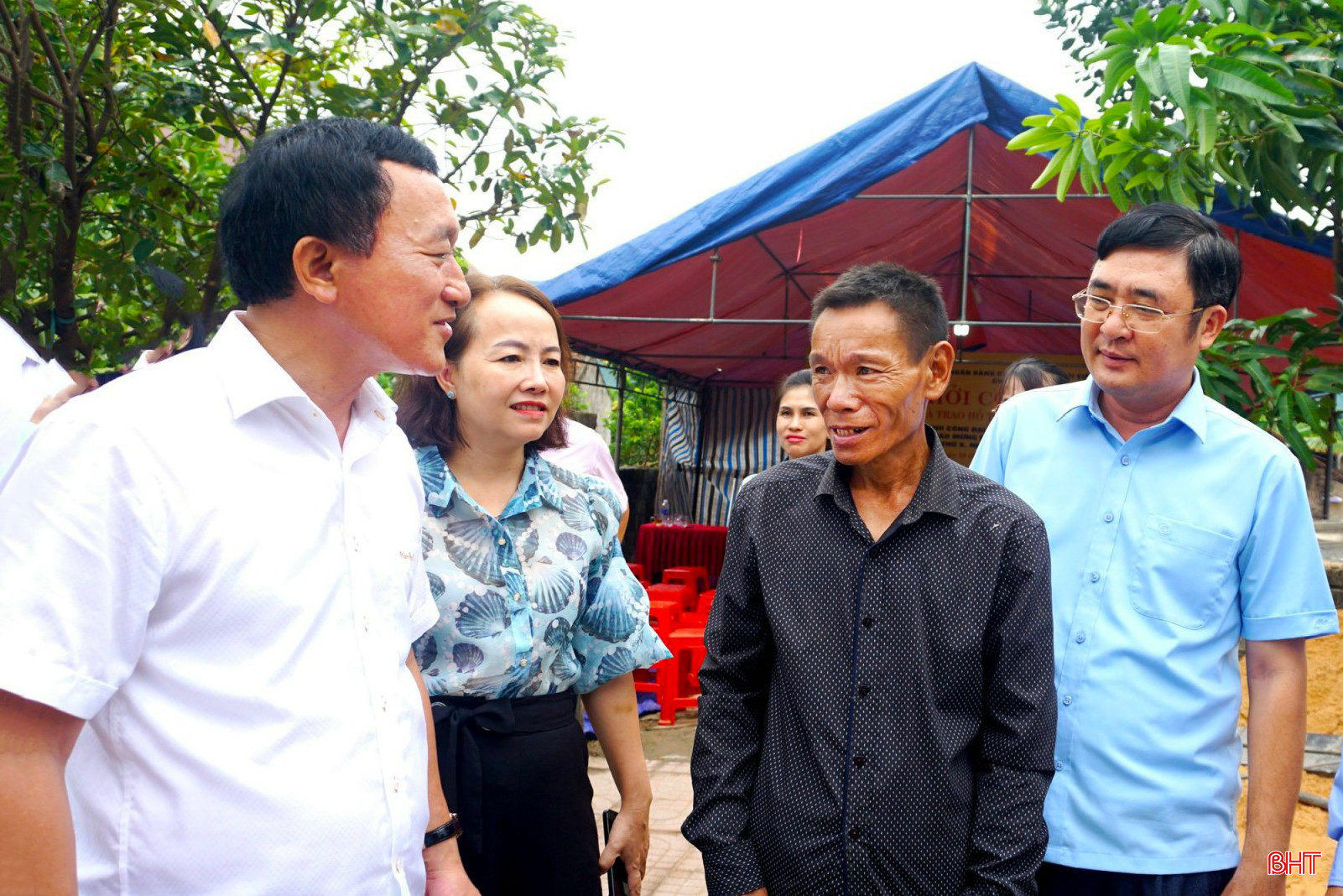 mặt trận 1.jpg