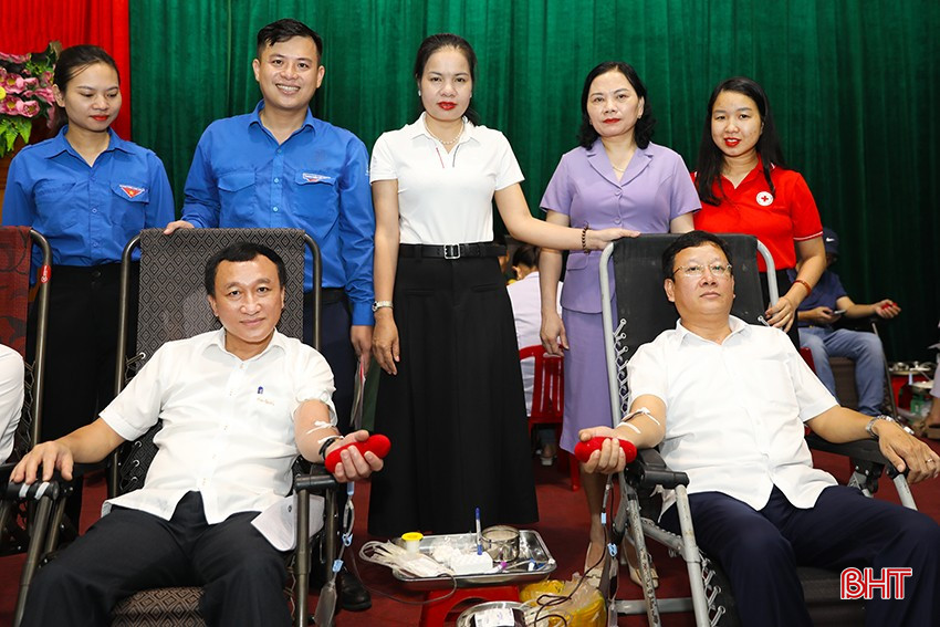 hiến máu .jpg