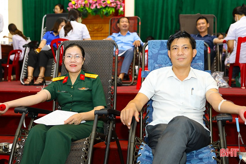 hiến máu 3.jpg