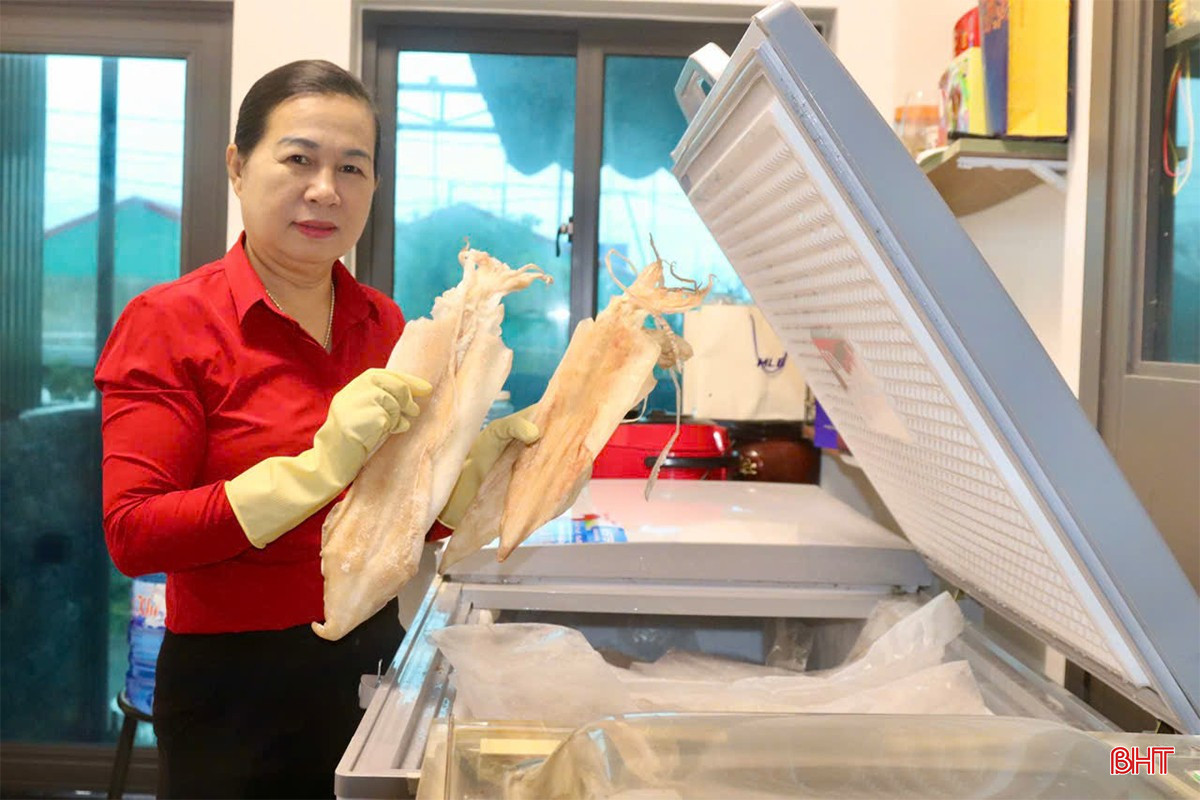 Những nỗ lực của bà Lịch đã góp phần nâng tầm sản phẩm mực một nắng Cửa Nhượng.