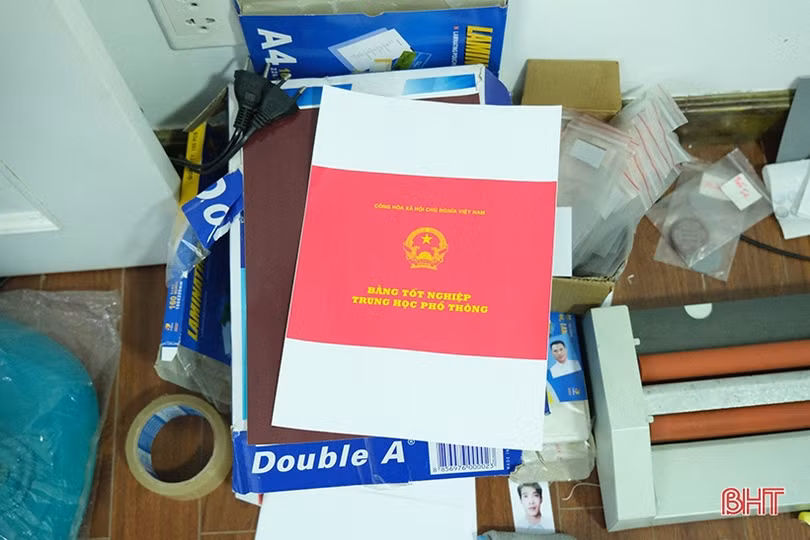 Công an Hà Tĩnh đánh sập đường dây làm giấy tờ giả “khủng”