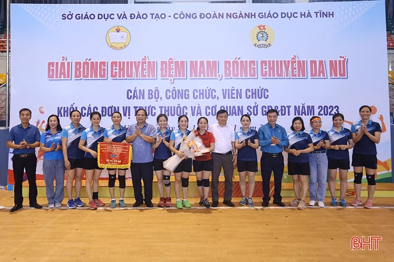 Giải Bóng chuyền ngành GD&ĐT Hà Tĩnh có 2 nhà vô địch