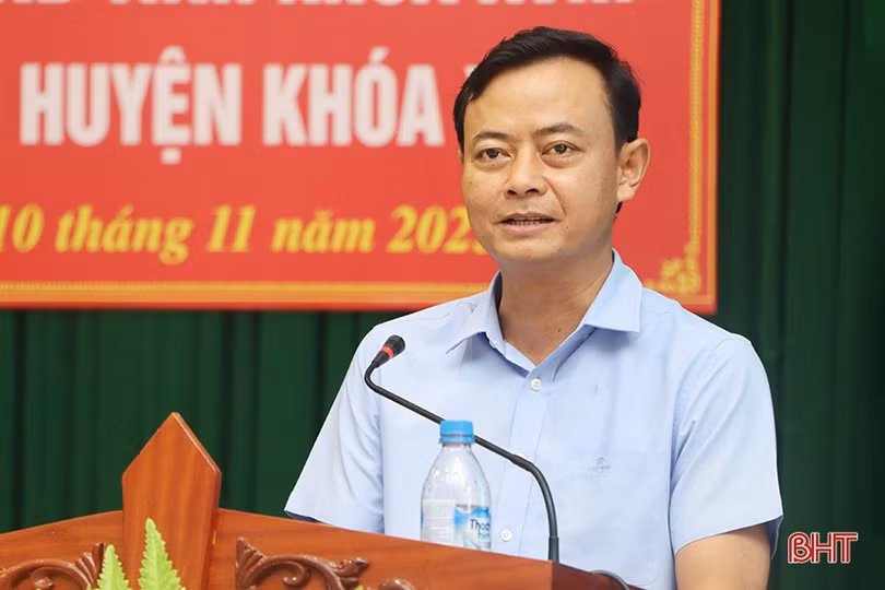 Cử tri kiến nghị giải quyết các chế độ chính sách, đầu tư sản xuất