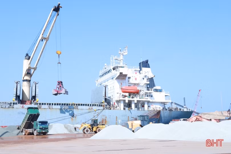 Chú trọng chất lượng bữa ăn ca, bảo vệ sức khỏe người lao động