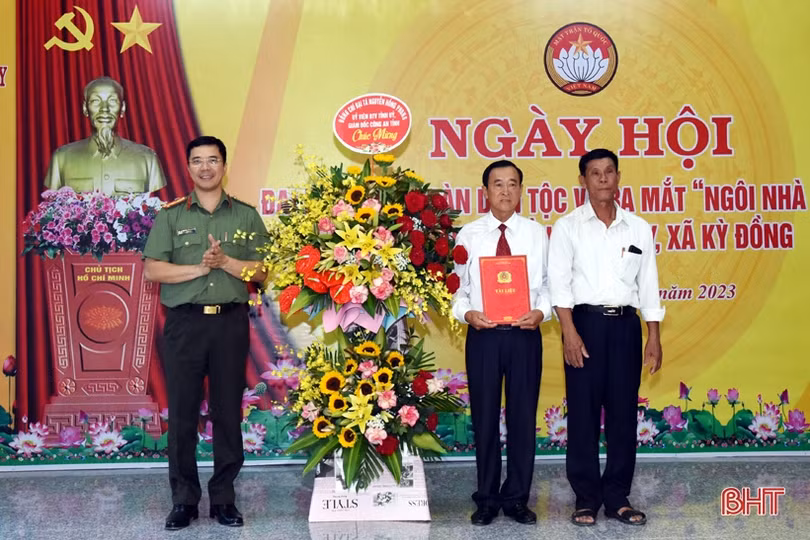 Giám đốc Công an Hà Tĩnh dự Ngày hội Đại đoàn kết ở huyện Kỳ Anh