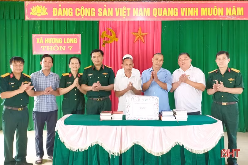 Đưa pháp luật đến với cán bộ, chiến sĩ, người dân Hà Tĩnh