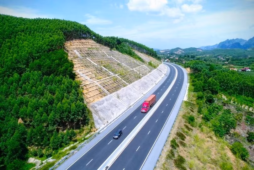 Đề xuất điều chỉnh quy hoạch đường bộ, cao tốc Bắc - Nam kéo dài thêm 90 km