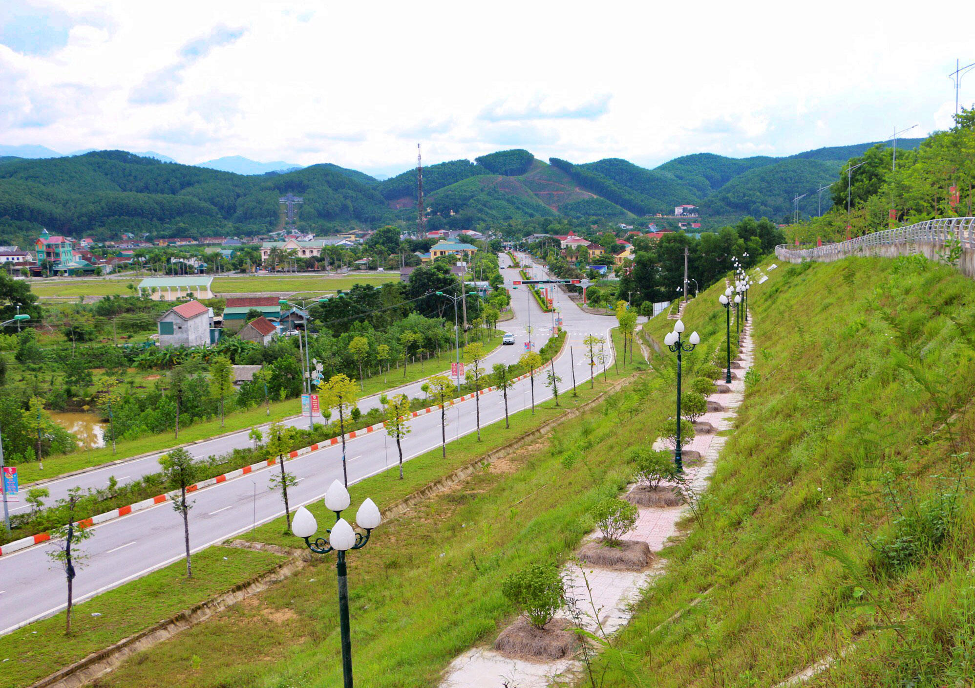 Xây dựng nông thôn mới ở Vũ Quang - “chỉ có khởi đầu, không có kết thúc” (bài 2): Tiếp tục bứt phá, tiến tới huyện nông thôn mới nâng cao